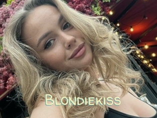 Blondiekiss